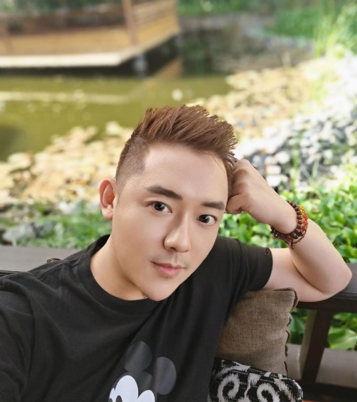 黄家豪的第二张照片--台湾父母相亲团